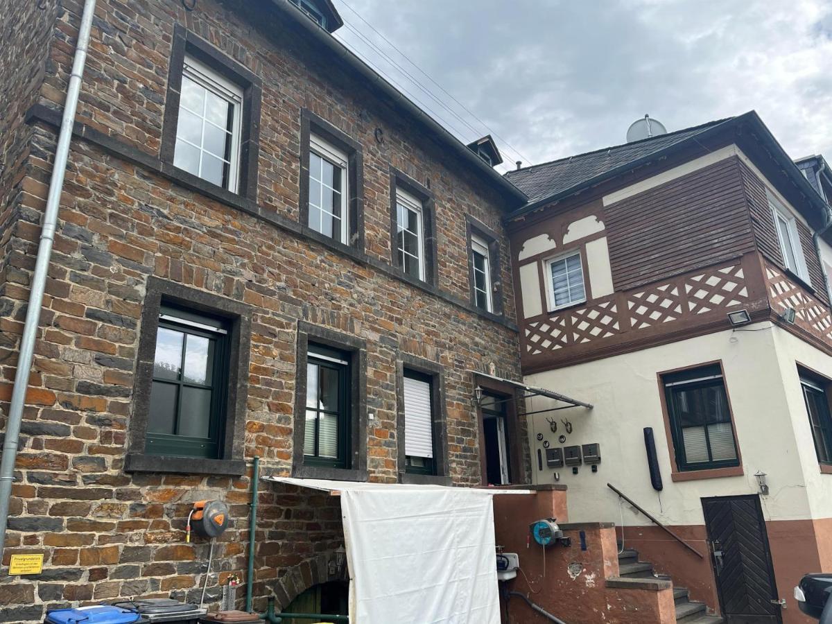 Hubertushaus Lägenhet Burgen  Exteriör bild